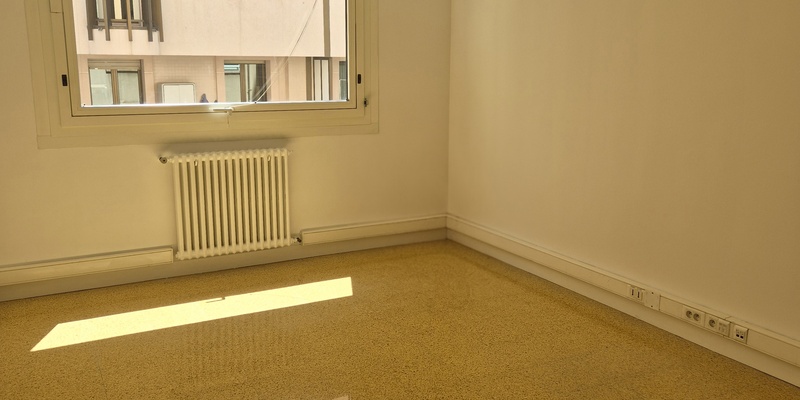 BUREAU CENTRAL A LOUER